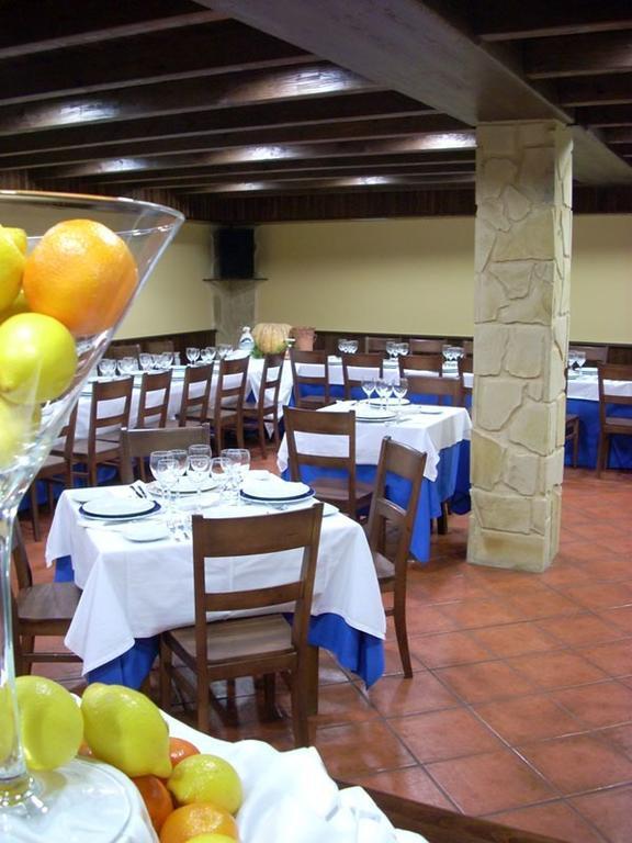 El Porton De La Huebra Hotel Vecinos Luaran gambar