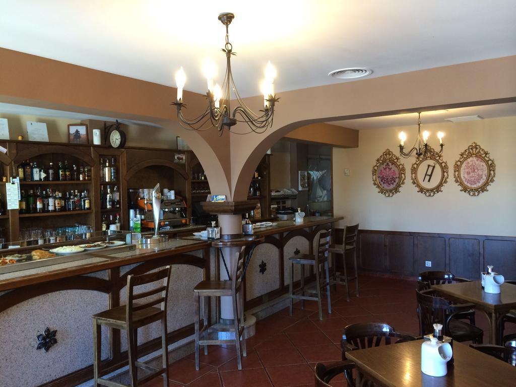 El Porton De La Huebra Hotel Vecinos Luaran gambar
